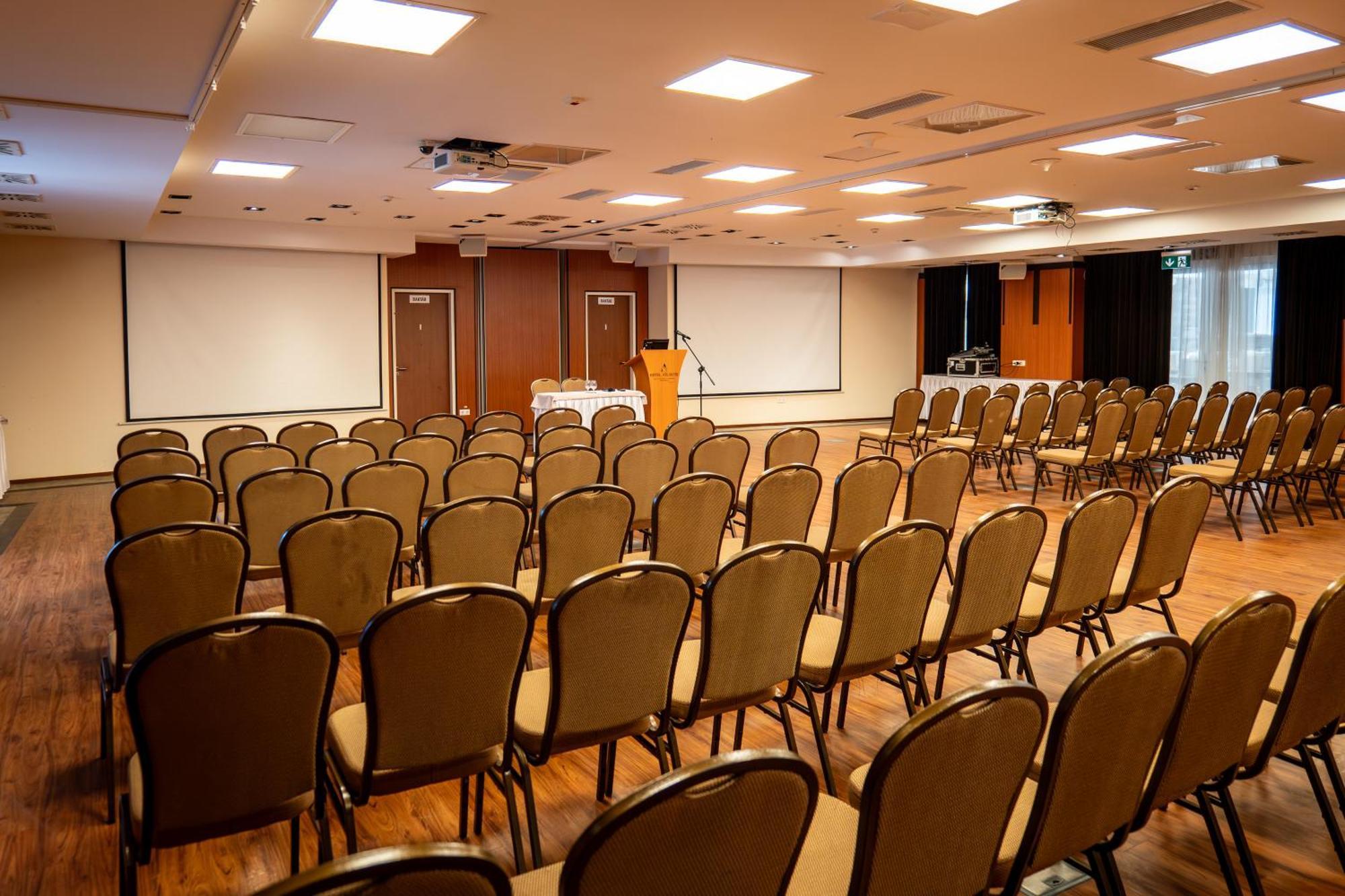 Hajdúszoboszló Hotel Atlantis Wellness & Conference מראה חיצוני תמונה