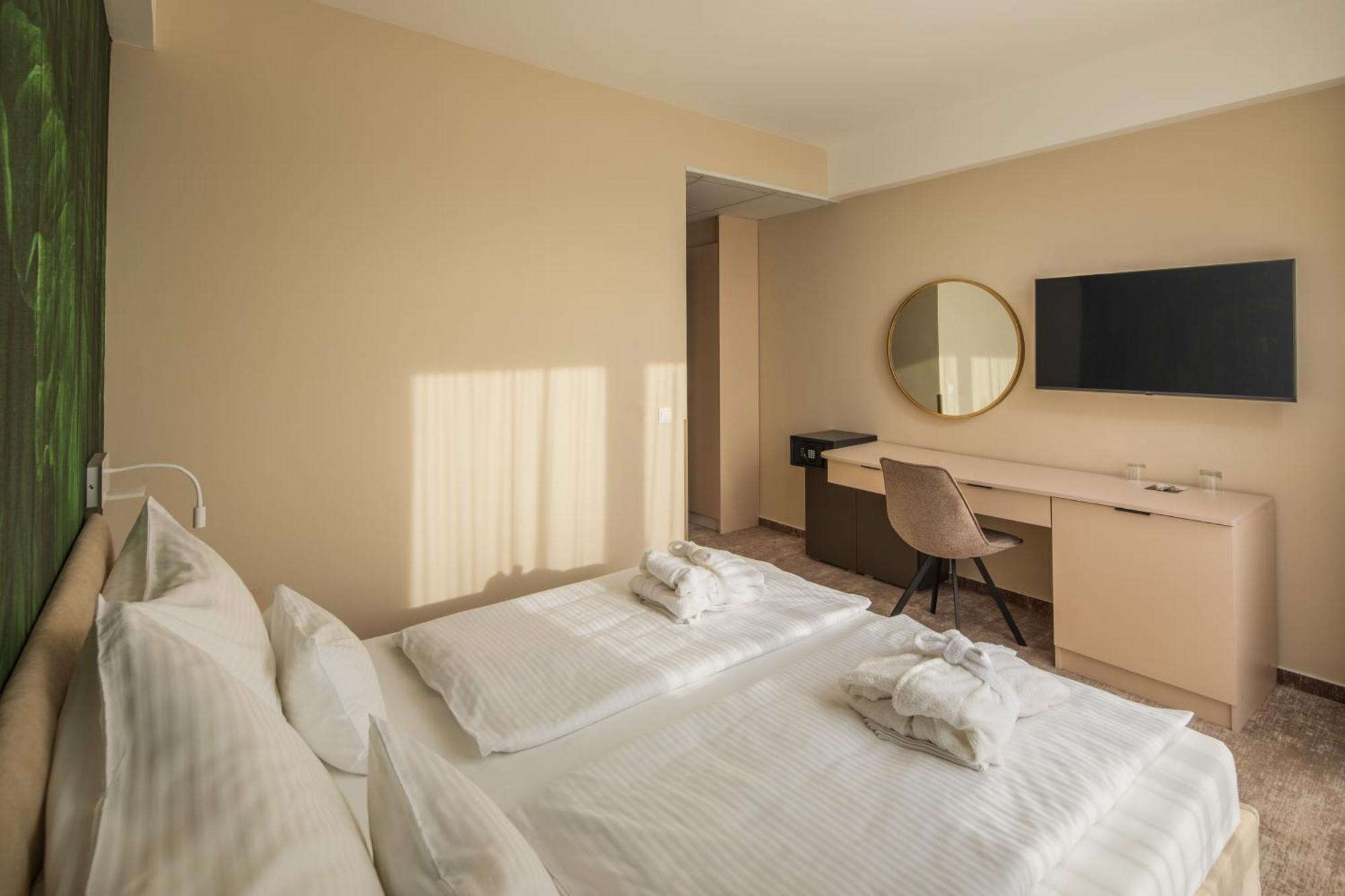 Hajdúszoboszló Hotel Atlantis Wellness & Conference מראה חיצוני תמונה